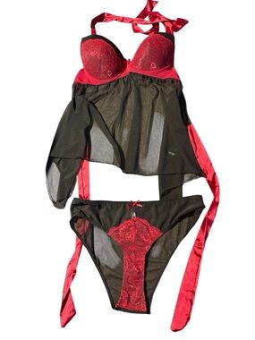 FANTASY LINGERIE 1X/2X Red and Black Lace Mesh Lingerie Set never worn, easy fit